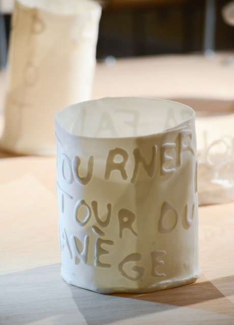 QUELLE MANÈGE : porcelaine papier et porcelaine
(photo Laurent Carte)
