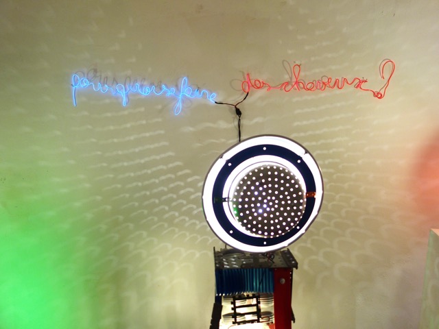 néons flexibles, pour l'exposition YV'HAIR à L'Autoportrait, Marseille, pour Laterna Magica, décembre 2017-mars 2018